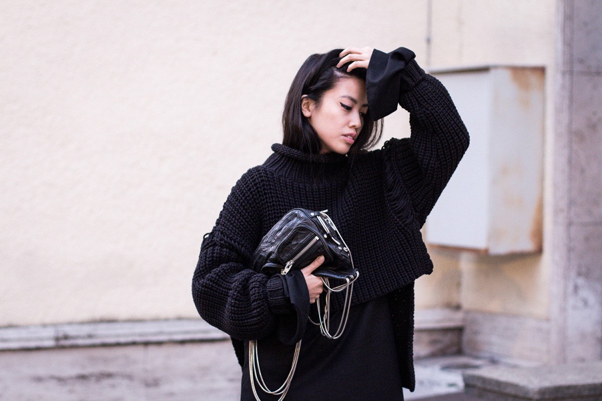 IHEARTALICE.DE – Travel, Lifestyle & Fashion-Blog from Berlin/Germany by Alice M. Huynh: All Black Everything Look – Elegant Style wearing Alice M. Huynh A-Line Dress, Ghillies-Style High-Heels, Alexander Wang Brenda Leather Bag in Black, Alexander Wang RTW Knit-Jumper