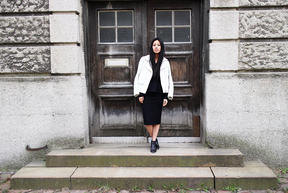 IHEARTALICE.DE – Fashion & Travel-Blog by Alice M. Huynh from Germany: All Black Everything Look wearing White Leather Jacket by Sandro Paris, Pencil-Skirt