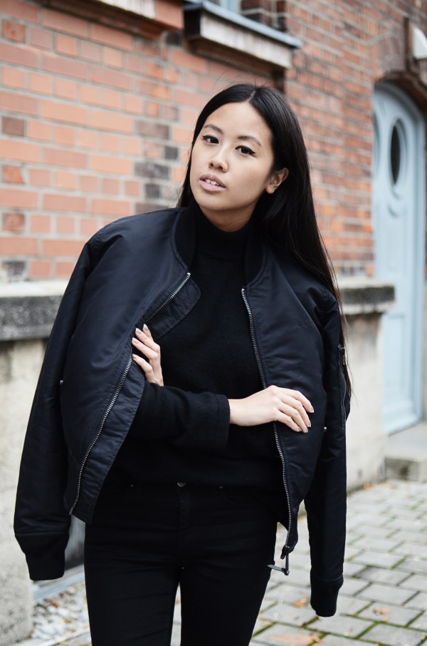 IHEARTALICE.DE – Fashion & Travel Blog: All Black Everything Look wearing Schott NYC Bomber Jacket