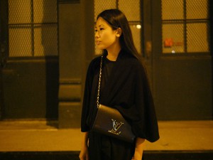 IHEARTALICE.DE – Fashion & Travel Blog: All Black Everything Look wearing Louis Vuitton Luise Chain Leather Bag