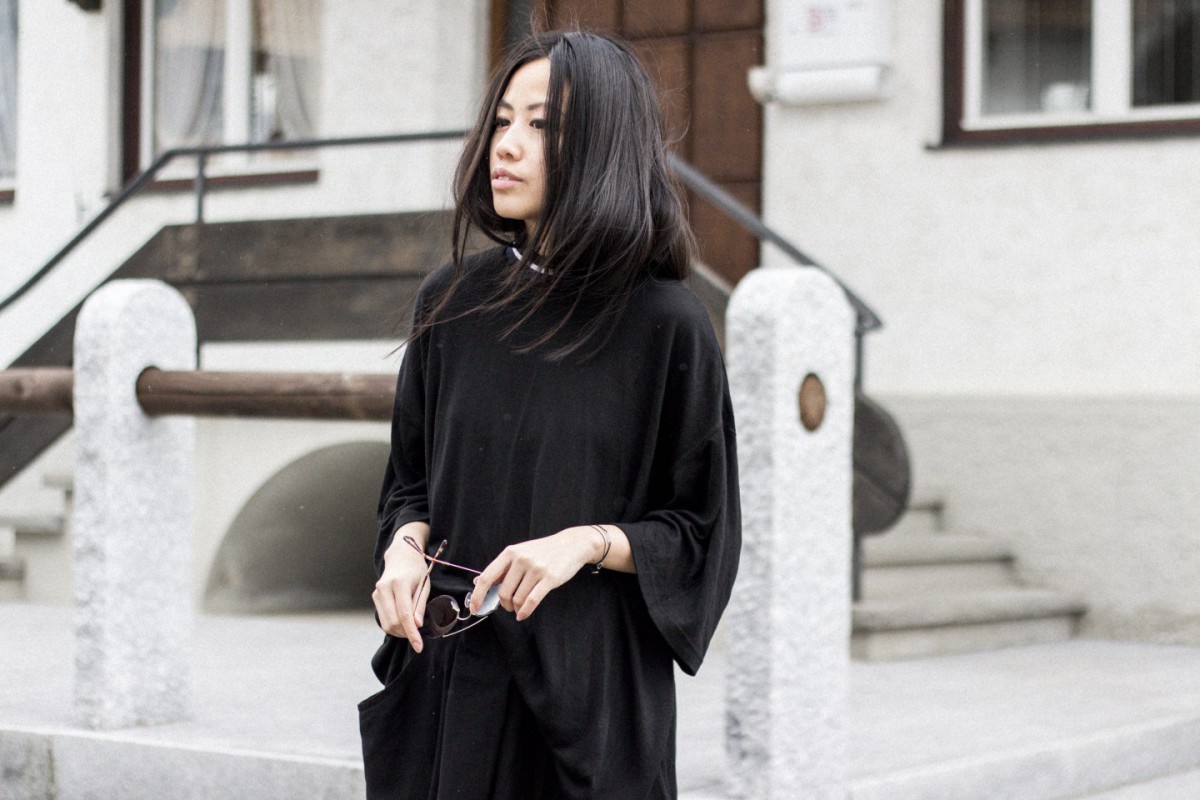 IHEARTALICE.DE – Fashion & Travel-Blog by Alice M. Huynh from Berlin/Germany: All black Everything Look wearing Prada Shades, Non Tokyo Turtleneck Dress, Yohji Yamamoto oversize Skirt/Pants, Peter Kaiser Kitten Heels in Black / OOTD