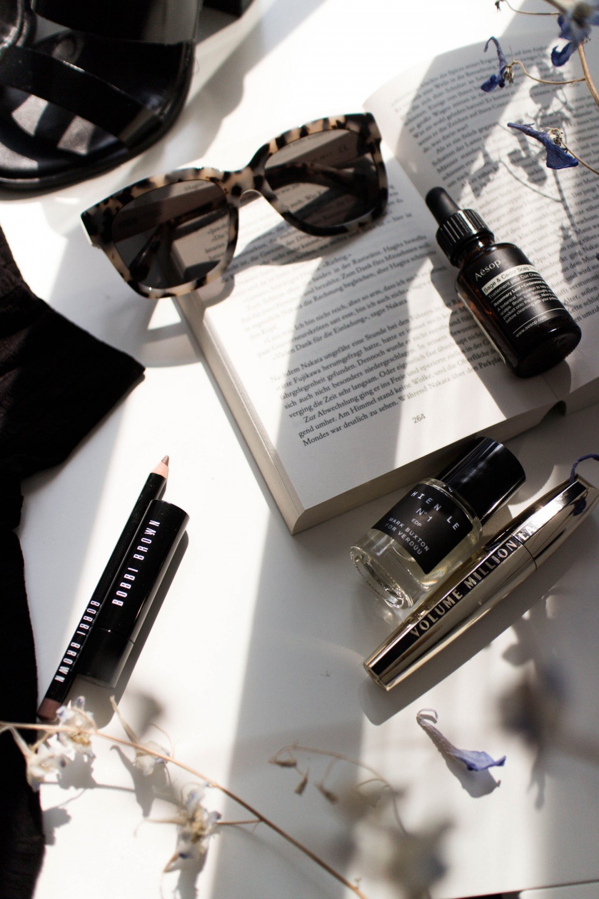 IHEARTALICE – Fashion & Travel Blog from Berlin/Germany by Alice M. Huynh: Stockholm Fashion Week Essentials: aesop scalp oil, Bobbi Brown Lipstick, Rodenstock Shades, Hien Le x Verduu No 1 Parfume, L'Oreal Volume Million Lashes, Haruki Murakami Kafka am Strand, Topshop Heels, Weekday Turtleneck Dress