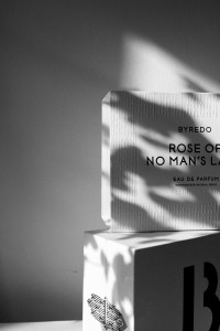 BYREDO Parfume: Rose Of No Man's Land