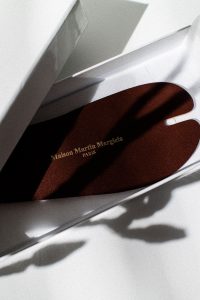 Tabi Leather Bookmark – Maison Martin Margiela Objects & Publications / Lifestyle, Fashion & Travelblog by Alice M. Huynh