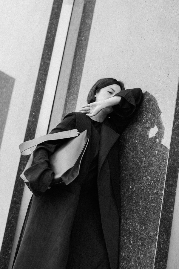 Oversize Dress & Maison Martin Margiela Tabi Boots / All black everything by Alice M. Huynh
