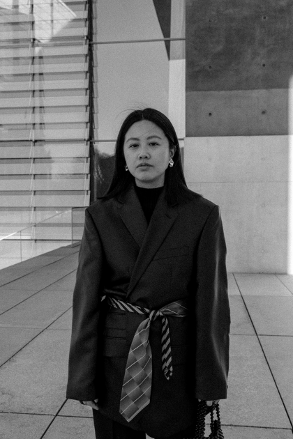 Vintage Oversize Blazer & Beaded Bag / All Black Everything Look by Alice M. Huynh - iHeartAlice.com / Travel, Lifestyle & Fashionblog based in Berlin, Germany