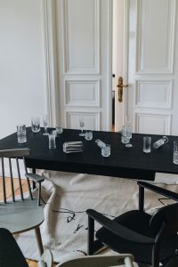 Homestory: Dining Table TYMBER NORDYC by MYCS / Minimalist Interior Inspiration by Alice M. Huynh - Travel, Lifestyle & Fashionblog - iHeartAlice.com
