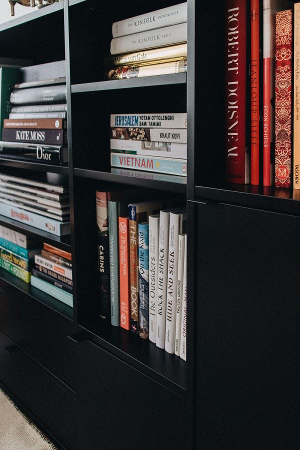 Bookshelf Inspiration mit MYCS Regalsystem / Interior Homestory by Alice M. Huynh / iHeartAlice.com - Travel, Lifestyle & Fashionblog