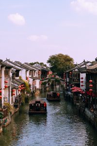 Shantang Street 七里山塘 / A Quick Guide To Suzhou, Jiangsu Province / Suzhou Travel Guide – Travel, Lifestyle & Fashionblog by Alice M. Huynh / iHeartAlice.com