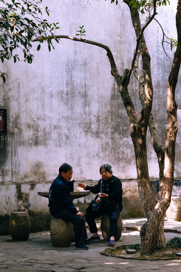 On The Streets of... Tongli Watertown, Jiangsu Province / Suzhou Travel Guide / Watertown Zhouzhuang – Travel, Lifestyle & Fashionblog by Alice M. Huynh / iHeartAlice.com