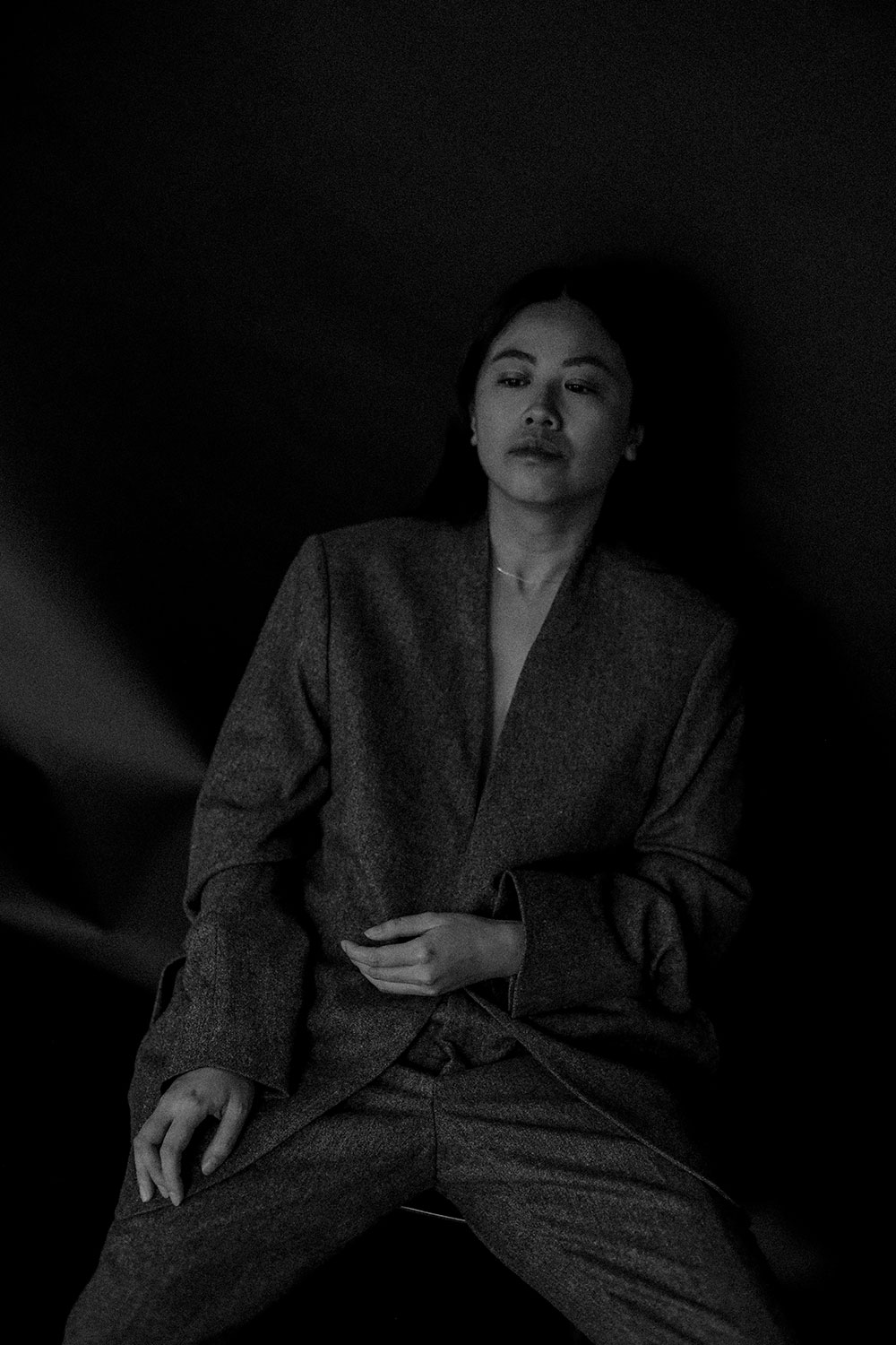 Grey Collarless Wool Cashmere Suit COS / Minimalist Modern Look by Alice M. Huynh - iHeartAlice.com / Lifestyle, Fashion, Food & Travelblog from Berlin