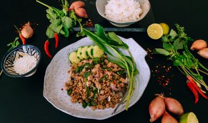 Thai Larb Recipe / Larb Moo ลาบหมู Rezept – Authentischer Thai Larb Salat Rezept von iHeartAlice.com - Travel, Lifestyle, Foodblogger aus Berlin, Deutschland