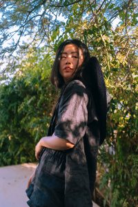 In The Mood For Summer: ARKET Linen Set & Straw Hat / All Black Summer Look - Minimalist Fashion / Fashion, Lifestyle & Travelblog by Alice M. Huynh