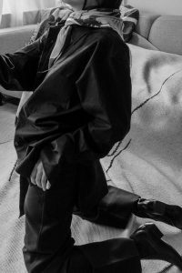 Genderless Dress-Up w/ ARKET & Studio Hilal – Minimalist All Black Everything Fashion Looks by Alice M. Huynh / iHeartAlice.com – Fashion, Lifestyle & Foodblogger from Berlin, Germany