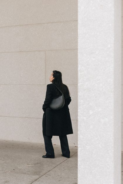 Pallas Endor Coat & Maison Margiela Tabi Boots / All-Black-Everything Look by Alice M. Huynh – iHeartAlice.com Lifestyle, Travel & Fashionblog from Berlin, Germany / Minimalist Fashion Streetstyle