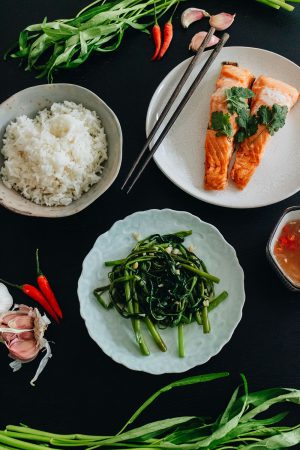 Stir Fry Morning Glory – Wasserspinat mit Knoblauch Rezept / Rau muống xào tỏi – Travel, Lifestyle, Fashion & Foodblog by Alice M. Huynh / iHeartAlice.com – Vietnamesisch Kochen mit Alice