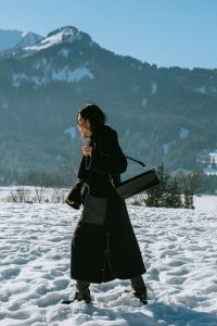 How To Keep Warm in Winter: ARKET Melton Coat & Alpaka Knit Set / Minimalist Look by Alice M. Huynh – Travel, Lifestyle & Fashionblog based in Berlin, Germany