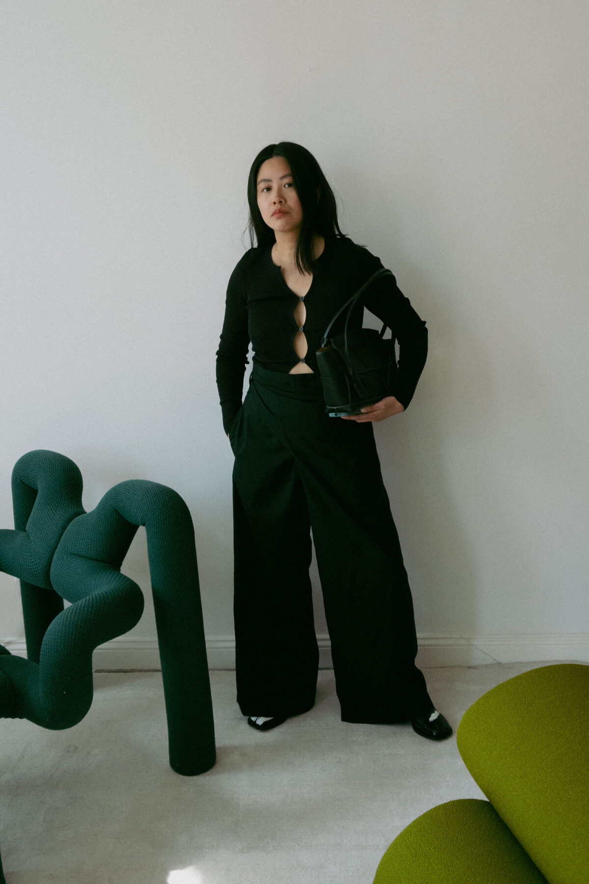 Ripped Cardigan & Bottega Veneta Arco Bag / Berlin based iHeartAlice.com - Travel, Lifestyle & Fashionblog by Alice M. Huynh