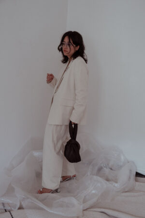 Alter Made Suit & Nanushka Jen Pleated Tote / Berlin based Travel, Lifestyle & Fashionblog by Alice M. Huynh - iHeartAlice.com