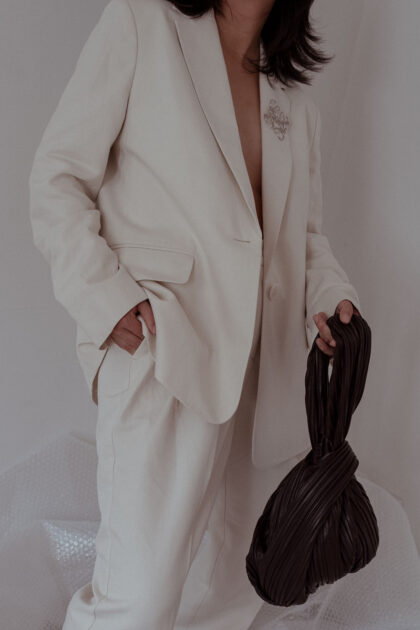 Alter Made Suit & Nanushka Jen Pleated Tote / Berlin based Travel, Lifestyle & Fashionblog by Alice M. Huynh - iHeartAlice.com