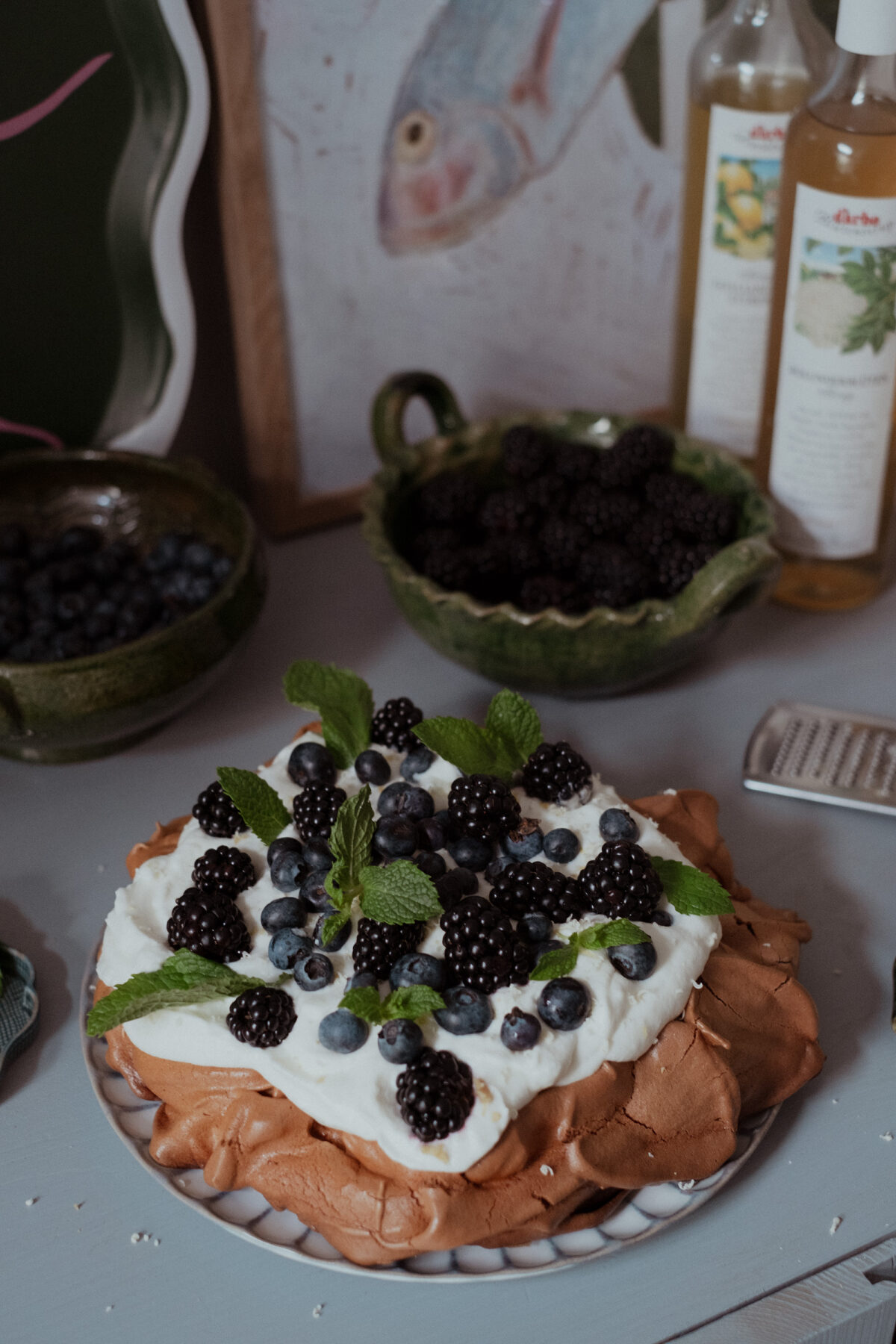 Brown Sugar Pavlova with Black Berries & Elderflower Cream Recipe / Pavlova Rezept by Alice M. Huynh - iHeartAlice.com