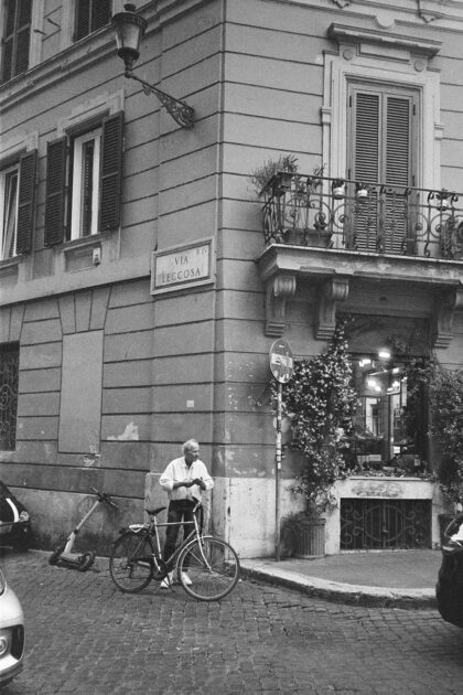 On The Streets Of... Rome, Italy - Analog Travel Diary / Shot on Iford HP5+ with Konica Big Mini / Travel, Lifestyle & Food Blog by Alice M. Huynh