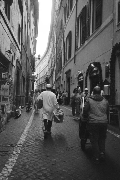 On The Streets Of... Rome, Italy - Analog Travel Diary / Shot on Iford HP5+ with Konica Big Mini / Travel, Lifestyle & Food Blog by Alice M. Huynh